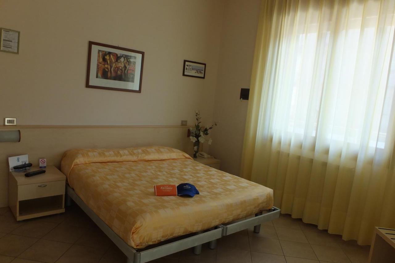 Hotel Nettuno Соттомарина Экстерьер фото