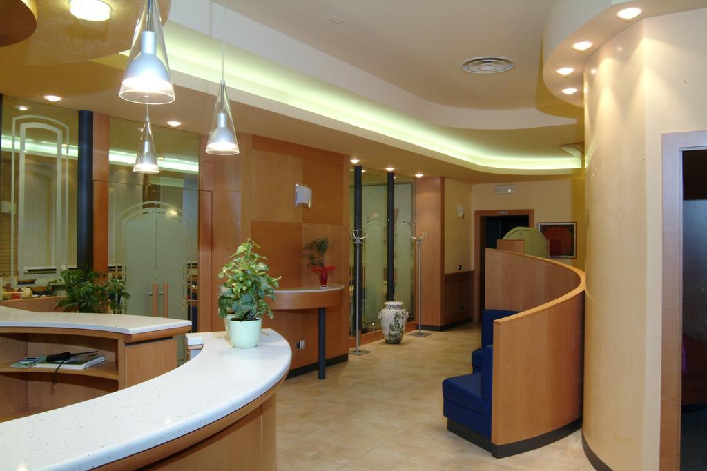 Hotel Nettuno Соттомарина Экстерьер фото
