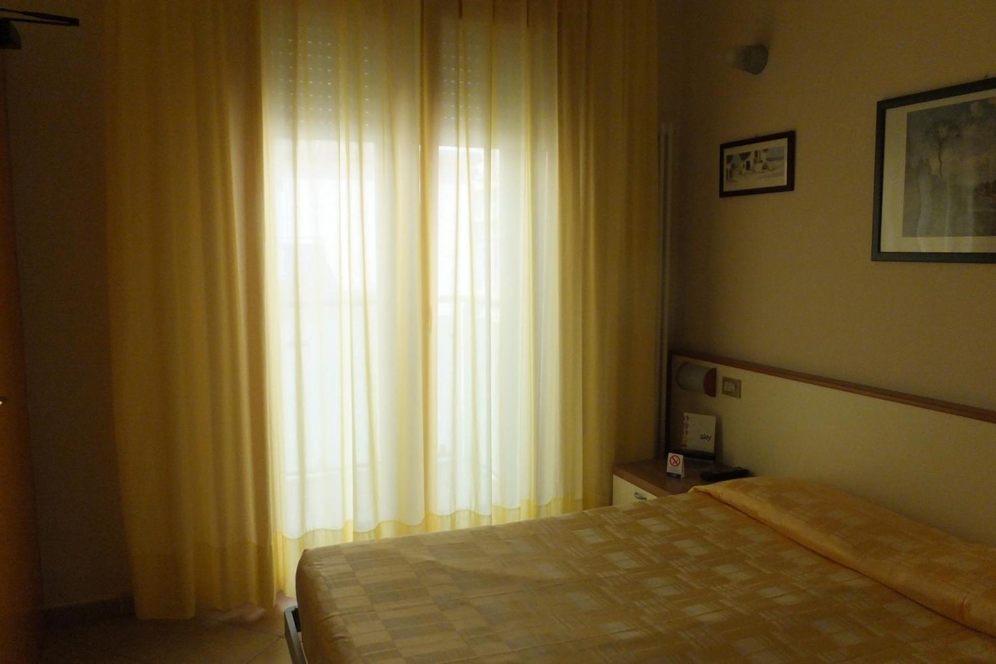 Hotel Nettuno Соттомарина Экстерьер фото
