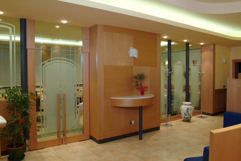 Hotel Nettuno Соттомарина Экстерьер фото